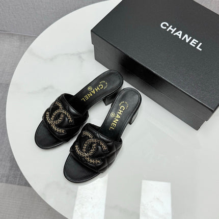 CC HIGH HEEL 25S IN BLACK CALFSKIN WITH LOGO