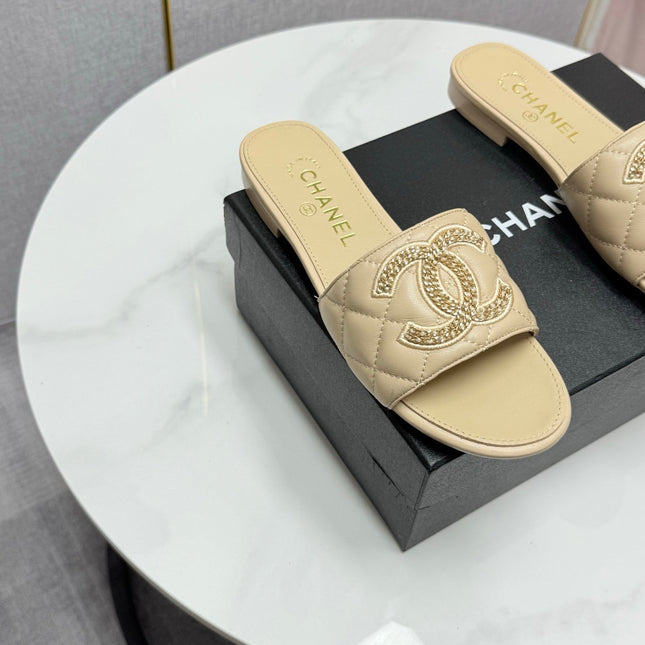 CC SLIDE SANDALS 25S IN BEIGE CALFSKIN WITH LOGO