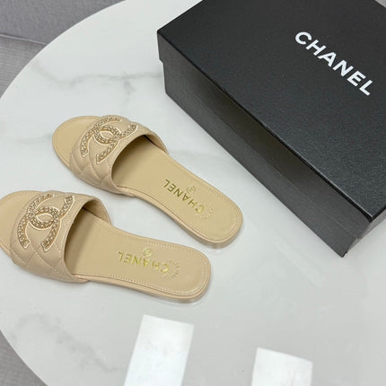 CC SLIDE SANDALS 25S IN BEIGE CALFSKIN WITH LOGO