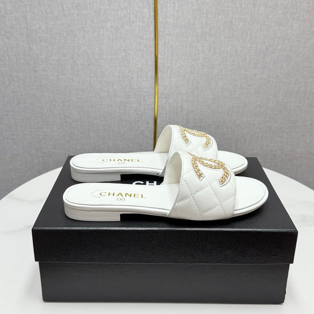 CC SLIDE SANDALS 25S IN WHITE CALFSKIN WITH LOGO