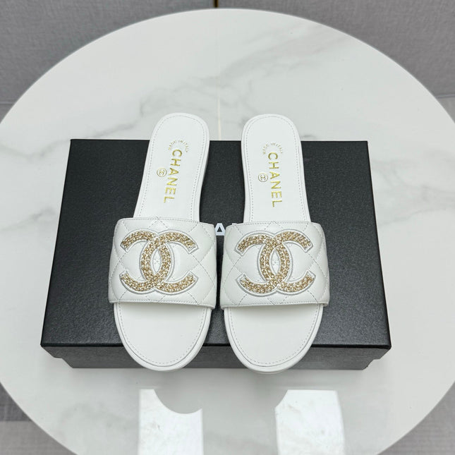 CC SLIDE SANDALS 25S IN WHITE CALFSKIN WITH LOGO