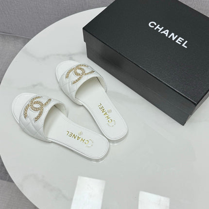 CC SLIDE SANDALS 25S IN WHITE CALFSKIN WITH LOGO