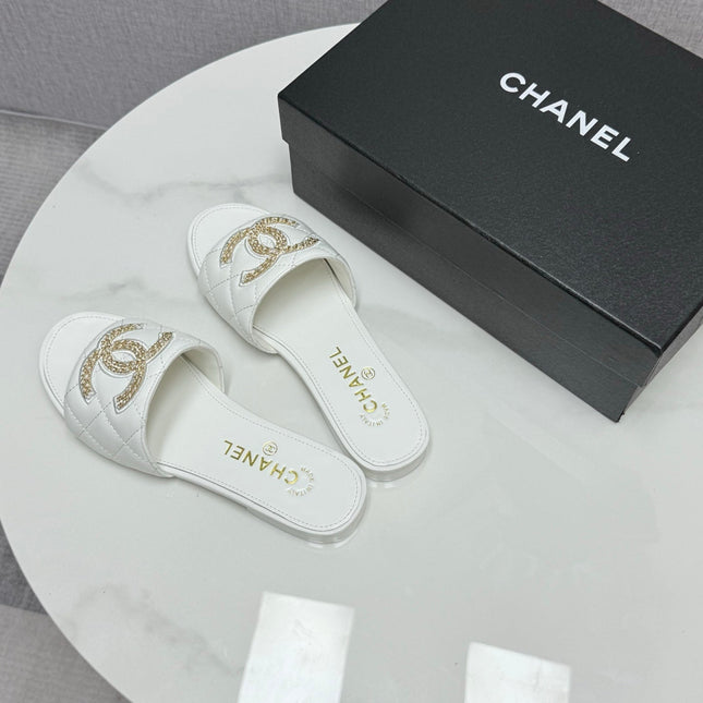 CC SLIDE SANDALS 25S IN WHITE CALFSKIN WITH LOGO
