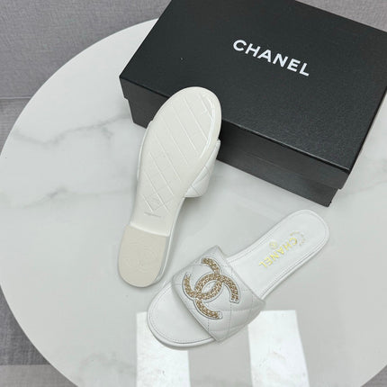 CC SLIDE SANDALS 25S IN WHITE CALFSKIN WITH LOGO