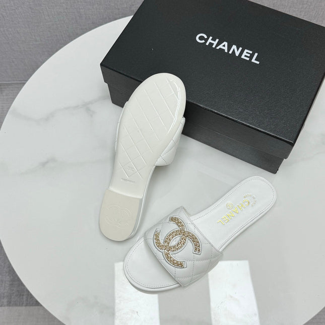 CC SLIDE SANDALS 25S IN WHITE CALFSKIN WITH LOGO