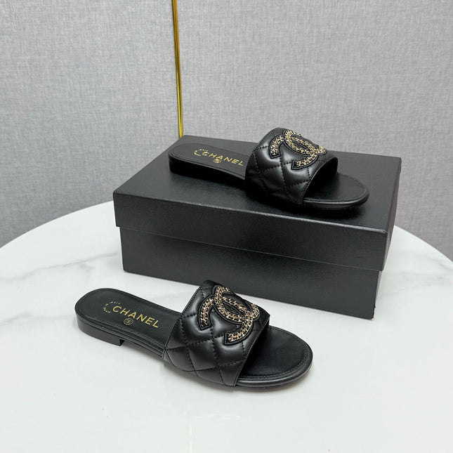 CC SLIDE SANDALS 25S IN BLACK CALFSKIN WITH LOGO