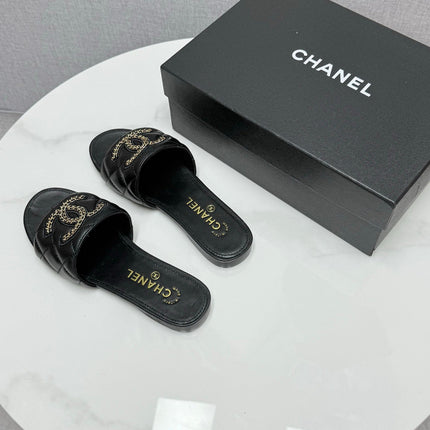 CC SLIDE SANDALS 25S IN BLACK CALFSKIN WITH LOGO
