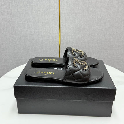 CC SLIDE SANDALS 25S IN BLACK CALFSKIN WITH LOGO
