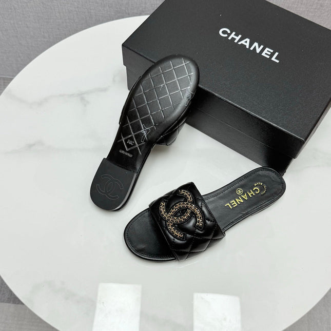CC SLIDE SANDALS 25S IN BLACK CALFSKIN WITH LOGO