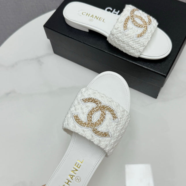 CC SLIDE SANDALS 25S IN WHITE FABRIC AND CALFSKIN WITH LOGO