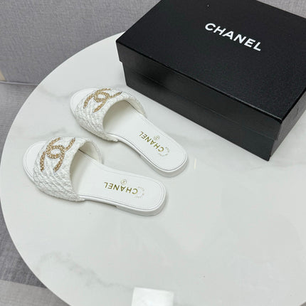 CC SLIDE SANDALS 25S IN WHITE FABRIC AND CALFSKIN WITH LOGO