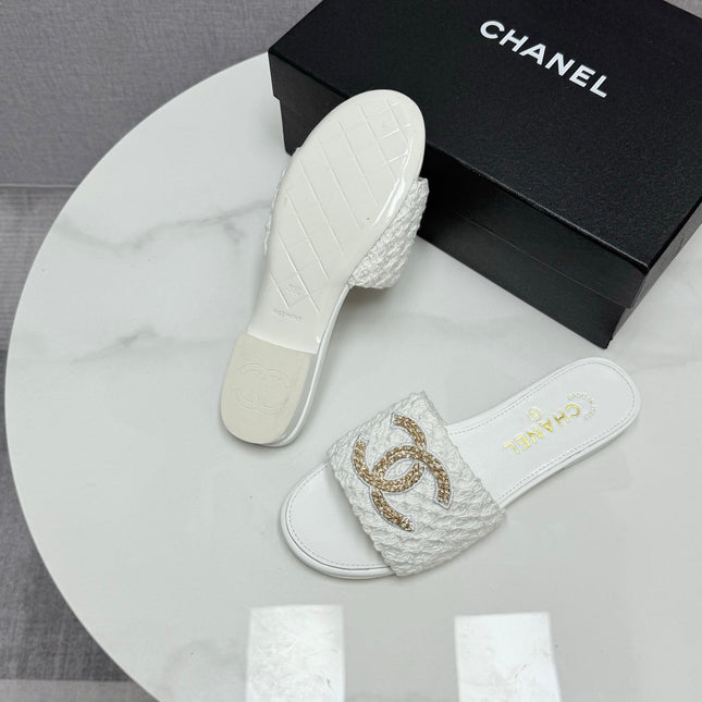 CC SLIDE SANDALS 25S IN WHITE FABRIC AND CALFSKIN WITH LOGO