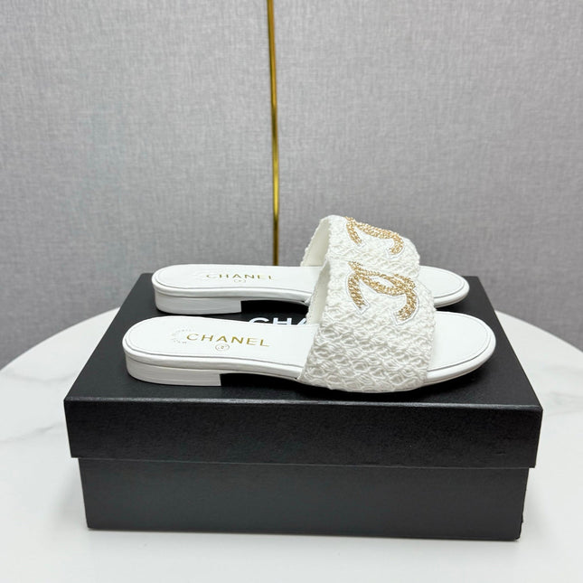 CC SLIDE SANDALS 25S IN WHITE FABRIC AND CALFSKIN WITH LOGO
