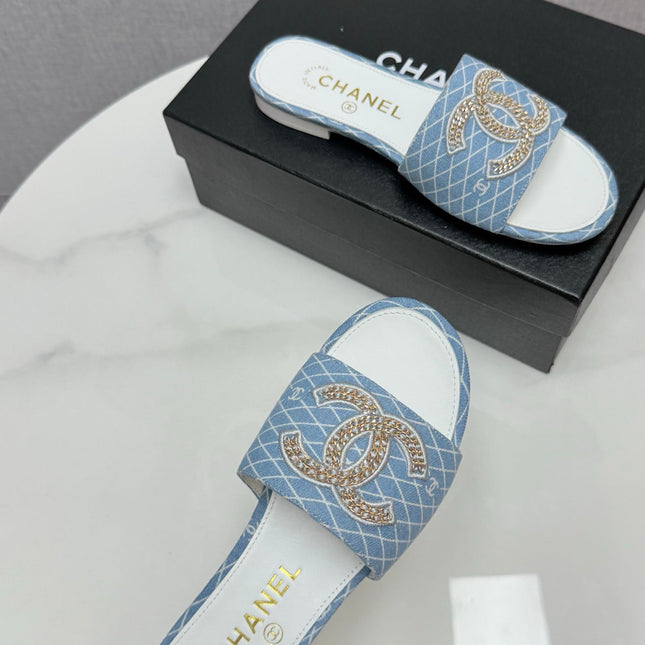 CC SLIDE SANDALS 25S IN SKY BLUE DENIM AND WHITE CALFSKIN WITH LOGO