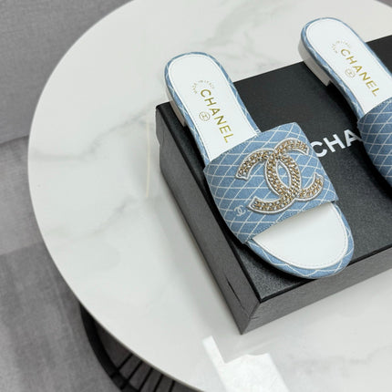CC SLIDE SANDALS 25S IN SKY BLUE DENIM AND WHITE CALFSKIN WITH LOGO