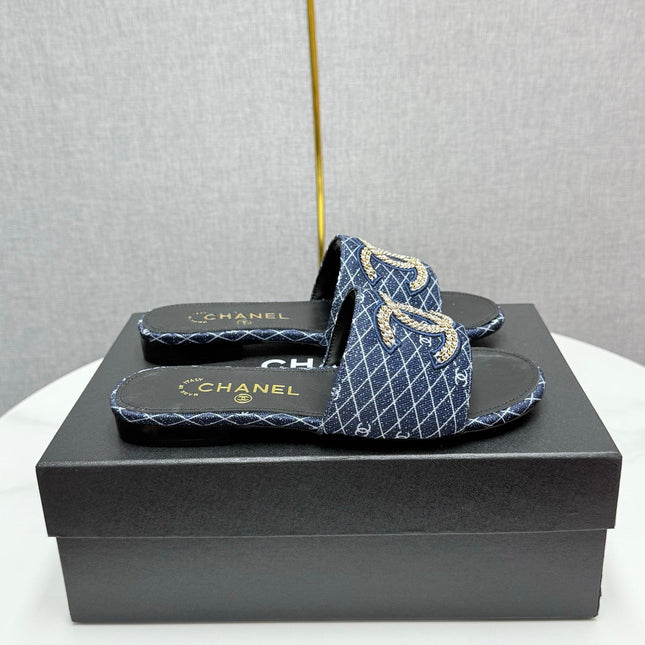 CC SLIDE SANDALS 25S IN DARK BLUE DENIM AND CALFSKIN WITH LOGO