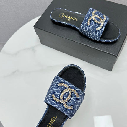 CC SLIDE SANDALS 25S IN DARK BLUE DENIM AND CALFSKIN WITH LOGO