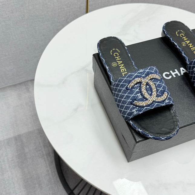 CC SLIDE SANDALS 25S IN DARK BLUE DENIM AND CALFSKIN WITH LOGO