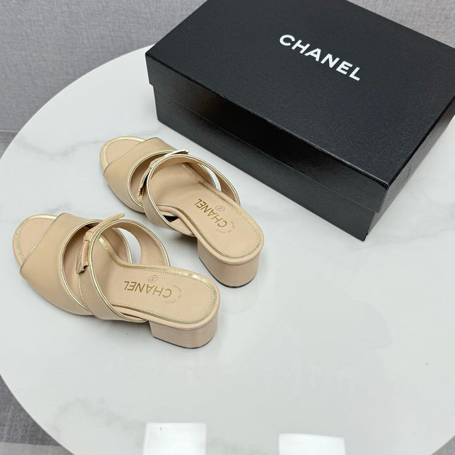 CC DOUBLE-STRAP HEELS 25S IN BEIGE CALFSKIN