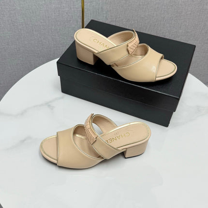 CC DOUBLE-STRAP HEELS 25S IN BEIGE CALFSKIN
