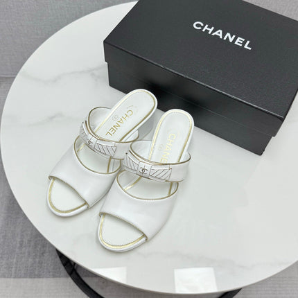 CC DOUBLE-STRAP HEELS 25S IN WHITE CALFSKIN