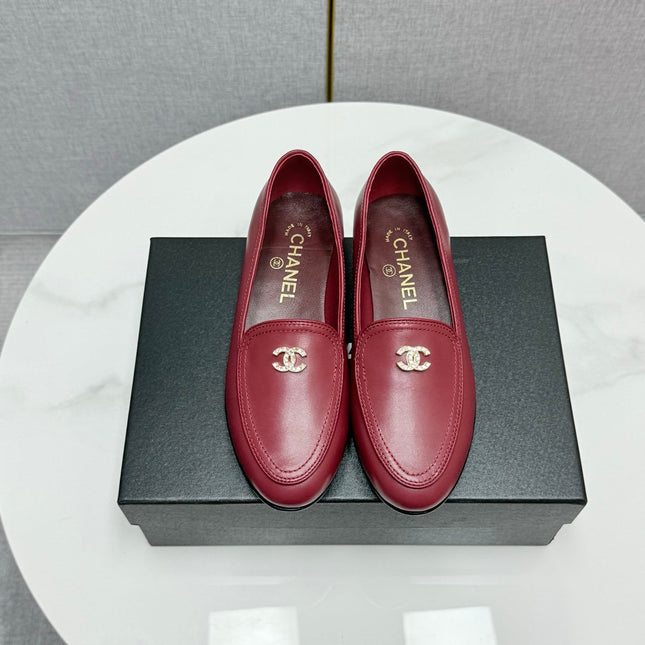 CC LOAFERS 25S IN DARK RED CALFSKIN GOLD HARDWARE WITH STONES
