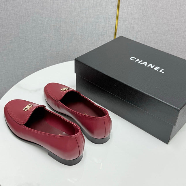 CC LOAFERS 25S IN DARK RED CALFSKIN GOLD HARDWARE WITH STONES
