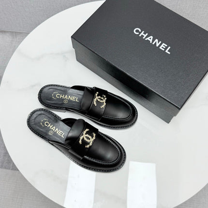 CC FLAT MULE 25S IN BLACK CALFSKIN STYLE 7