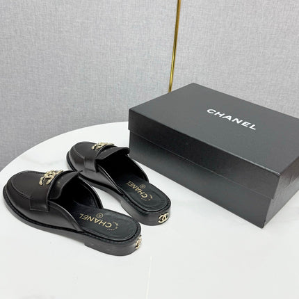 CC FLAT MULE 25S IN BLACK CALFSKIN STYLE 7