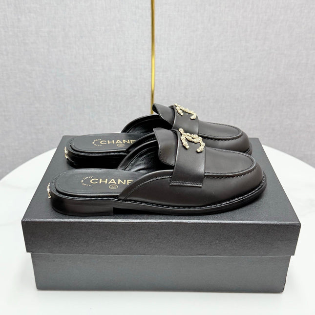 CC FLAT MULE 25S IN BLACK CALFSKIN STYLE 7