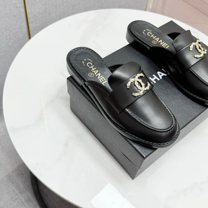 CC FLAT MULE 25S IN BLACK CALFSKIN STYLE 7