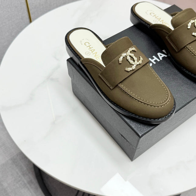 CC FLAT MULE 25S IN OLIVE BROWN CALFSKIN STYLE 6