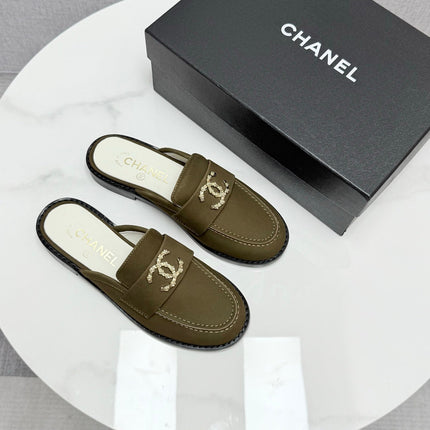 CC FLAT MULE 25S IN OLIVE BROWN CALFSKIN STYLE 6