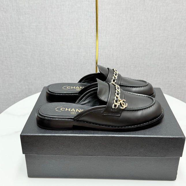 CC FLAT MULE 25S IN BLACK CALFSKIN STYLE 2