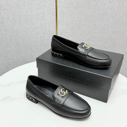 CC LOAFER 25S IN BLACK LAMBSKIN WITH GOLD HARDWARE
