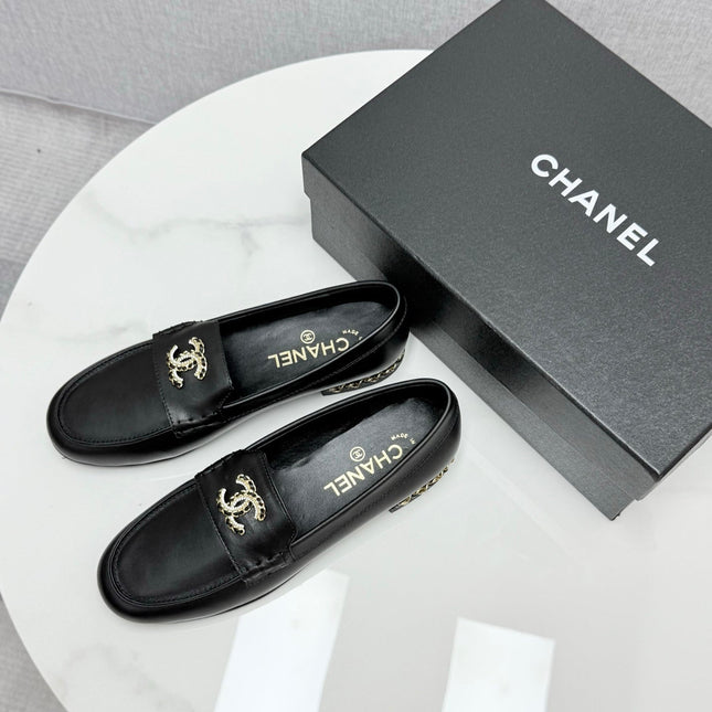 CC LOAFER 25S IN BLACK LAMBSKIN WITH GOLD HARDWARE