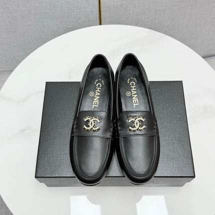 CC LOAFER 25S IN BLACK LAMBSKIN WITH GOLD HARDWARE