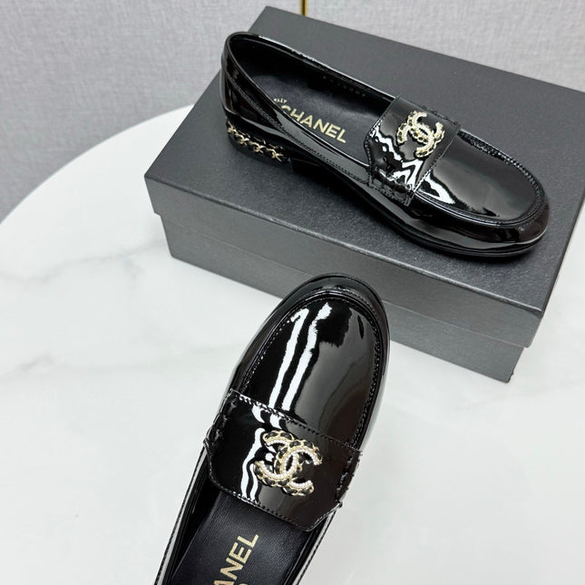 CC LOAFER 25S IN BLACK GLOSSY LEATHER WITH GOLD HARDWARE