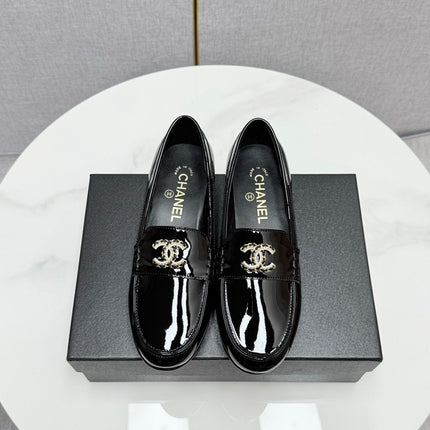 CC LOAFER 25S IN BLACK GLOSSY LEATHER WITH GOLD HARDWARE