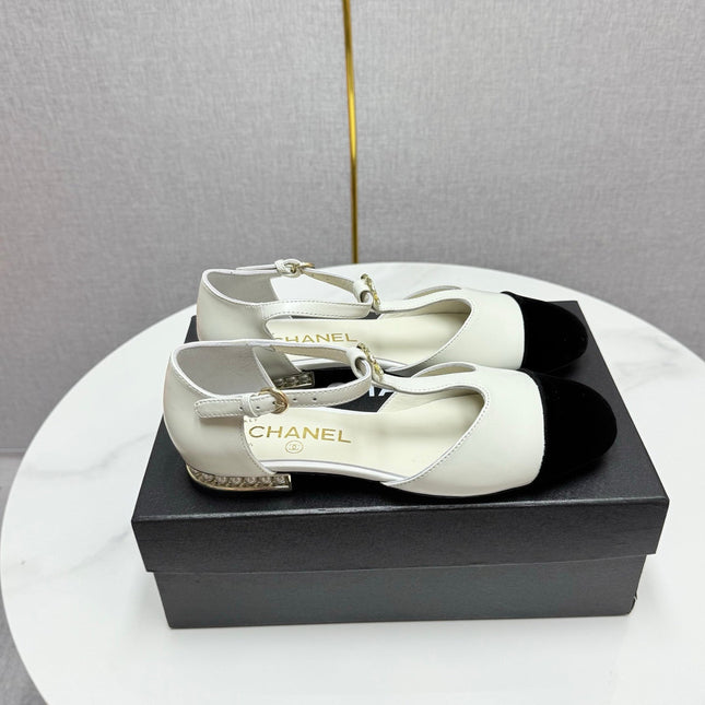 CC MARY JANE 25S IN WHITE LAMBSKIN AND BLACK SUEDE WITH PEARL HEEL