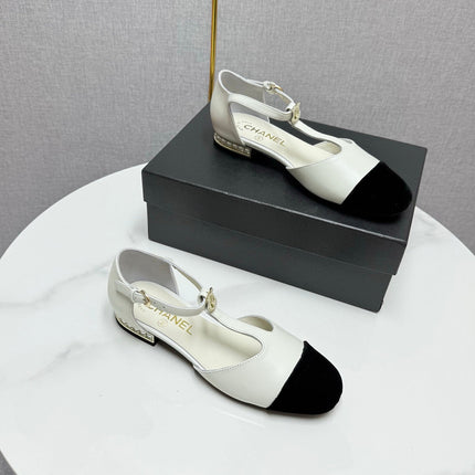 CC MARY JANE 25S IN WHITE LAMBSKIN AND BLACK SUEDE WITH PEARL HEEL