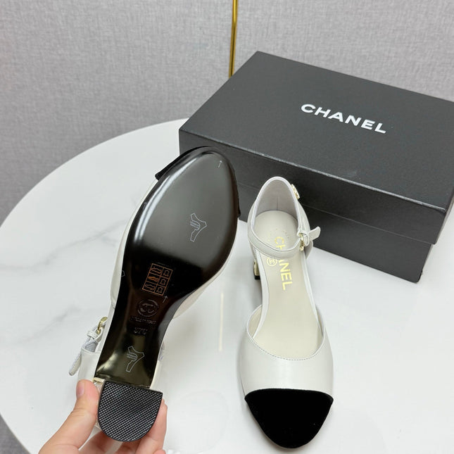 CC MARY JANE HEELS 25S IN WHITE LAMBSKIN AND BLACK SUEDE WITH PEARL HEEL STYLE 7