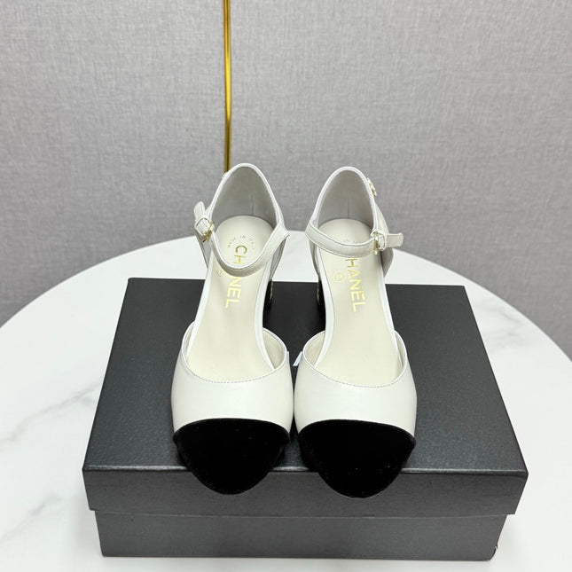 CC MARY JANE HEELS 25S IN WHITE LAMBSKIN AND BLACK SUEDE WITH PEARL HEEL STYLE 7