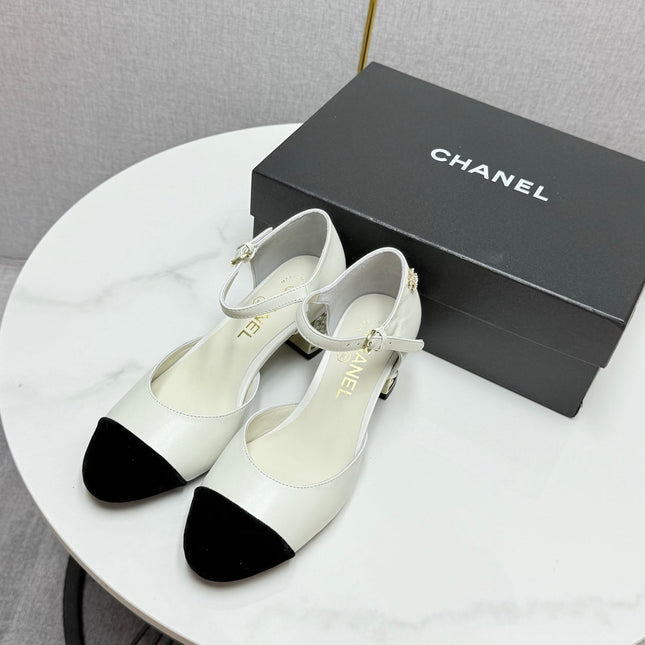 CC MARY JANE HEELS 25S IN WHITE LAMBSKIN AND BLACK SUEDE WITH PEARL HEEL STYLE 7