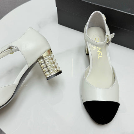 CC MARY JANE HEELS 25S IN WHITE LAMBSKIN AND BLACK SUEDE WITH PEARL HEEL STYLE 7
