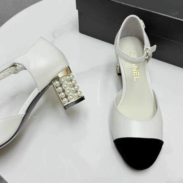 CC MARY JANE HEELS 25S IN WHITE LAMBSKIN AND BLACK SUEDE WITH PEARL HEEL STYLE 7