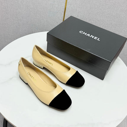 CC BALLET FLATS 25S IN BEIGE LAMBSKIN AND BLACK SUEDE WITH PEARL HEEL