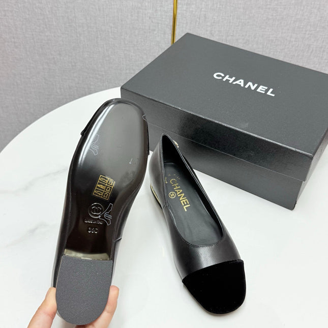CC BALLET FLATS 25S IN BLACK LAMBSKIN AND SUEDE WITH PEARL HEEL