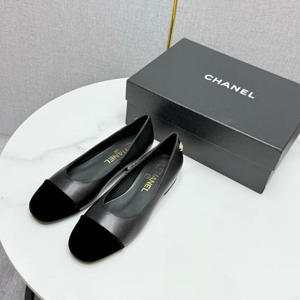 CC BALLET FLATS 25S IN BLACK LAMBSKIN AND SUEDE WITH PEARL HEEL