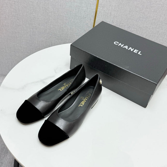 CC BALLET FLATS 25S IN BLACK LAMBSKIN AND SUEDE WITH PEARL HEEL